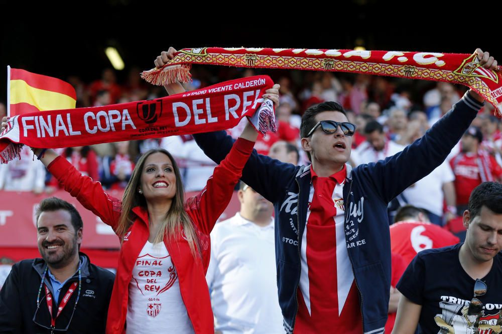 Color de las aficiones en la final de Copa Barcelona-Sevilla