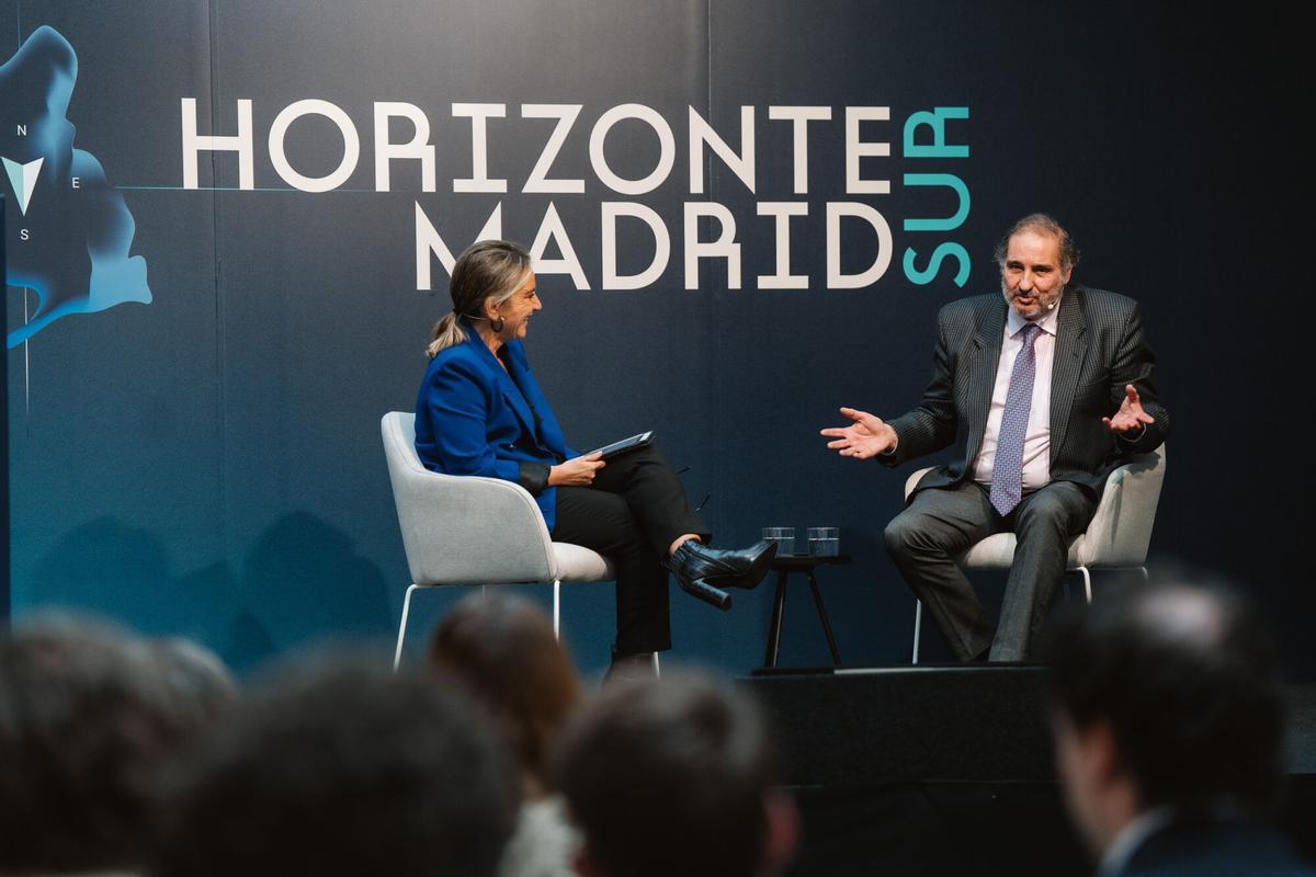 Alejandro Sopeña, director general de CRónicas, durante el diálogo ‘Las ‘CRónicas’, exponente de la apuesta periodística local e hiperlocal de Prensa Ibérica’.