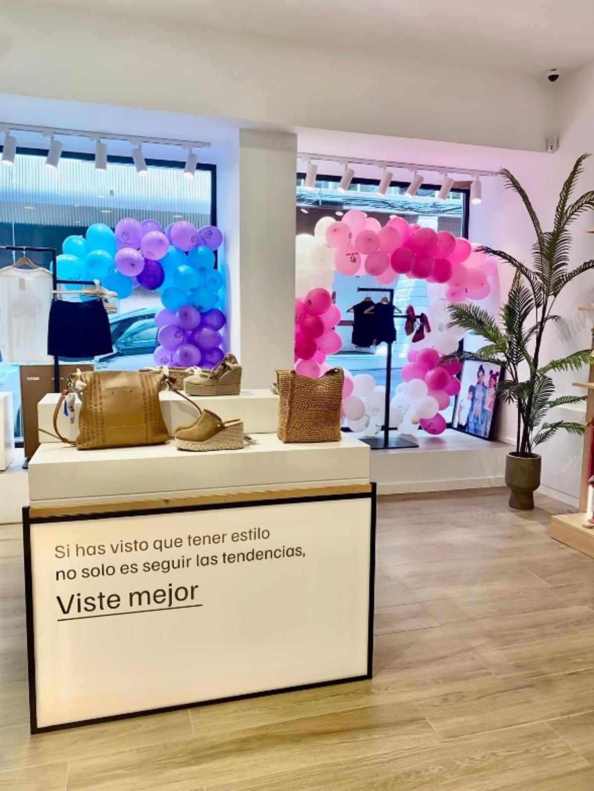 Inauguración en Alicante de la tienda de Cáritas Moda-re