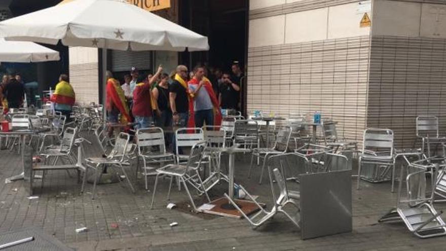 La plaça de Catalunya després de la baralla.