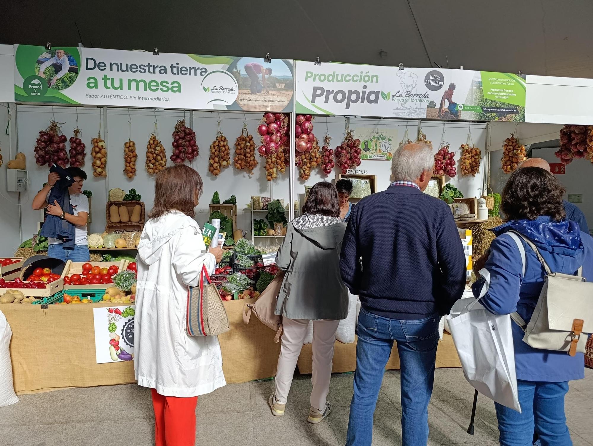Lleno en la muestra agroalimentaria de la Plaza de Abastos de La Pola