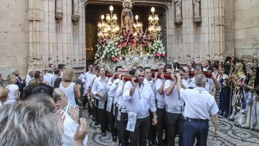 Callosa muestra su devoción al patrón