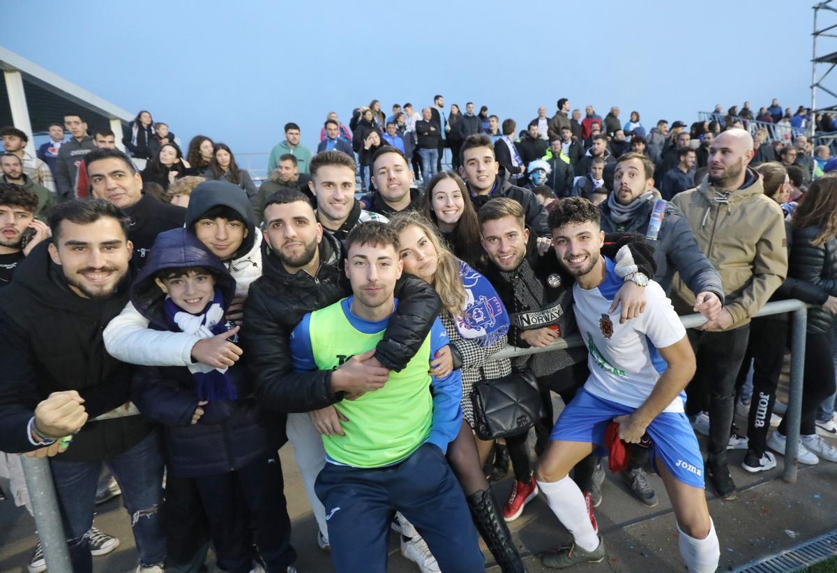 A la derecha, Luismi, en el partido de Copa del Rey enfrentó al CD Fuentes con Osasuna el 13 de noviembre de 2022.
