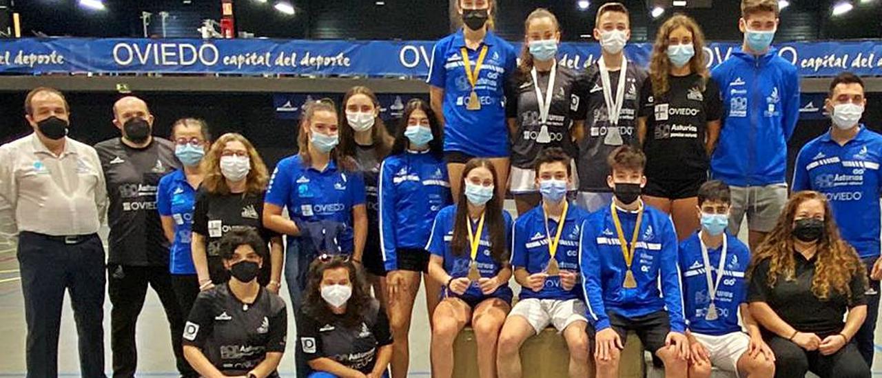 Los jugadores del Oviedo Bádminton en el Máster Jóvenes de Asturias. | CBO