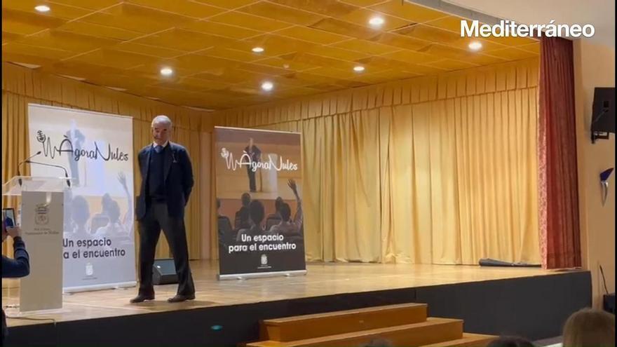 Vídeo: Mario Conde congrega a centenares de personas en Nules
