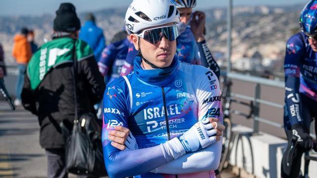 Ciclista del Israel Premier Tech.