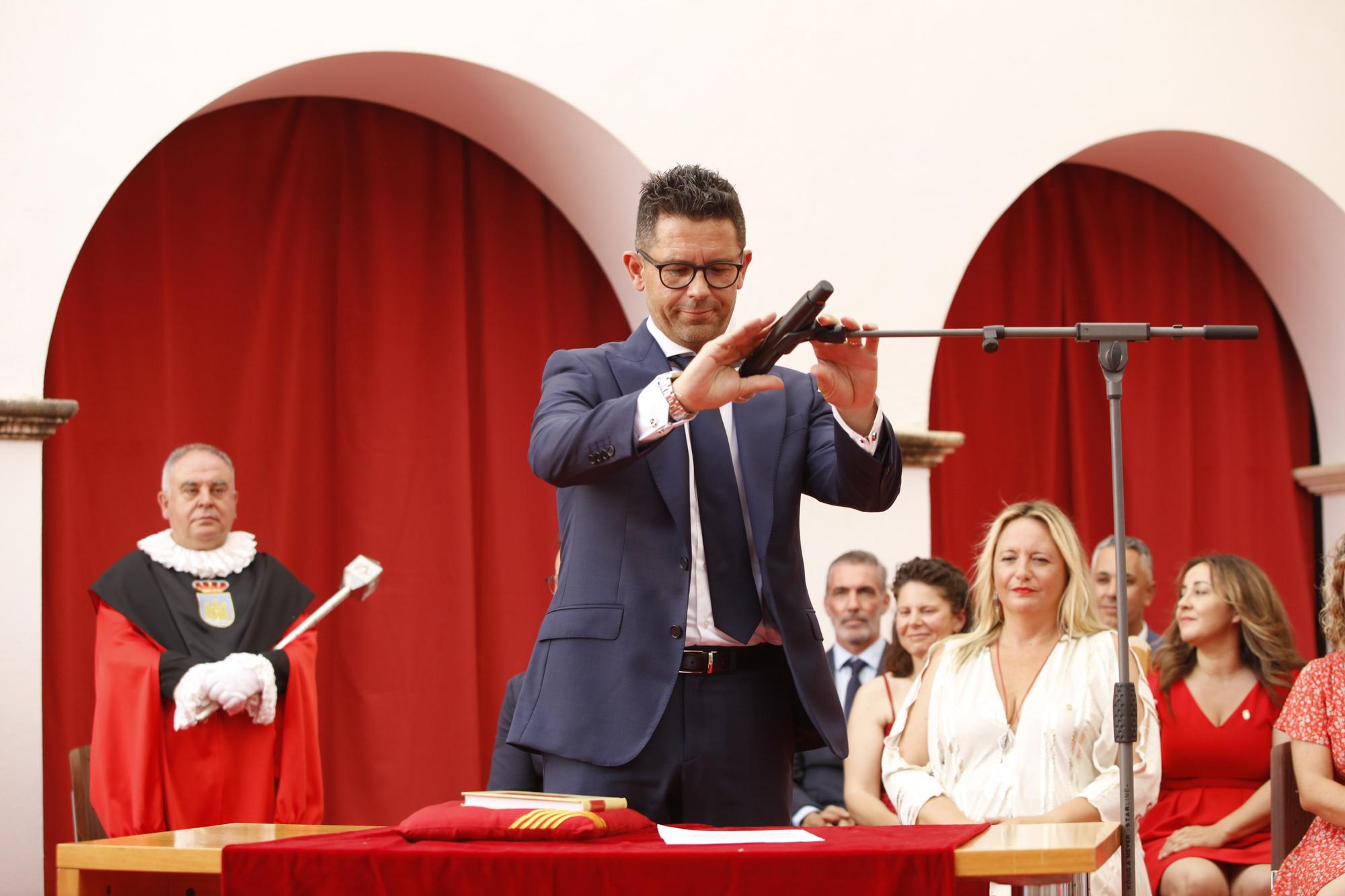 Mira aquí todas las imágenes de la toma de posesión de Rafa Triguero como alcalde de Vila