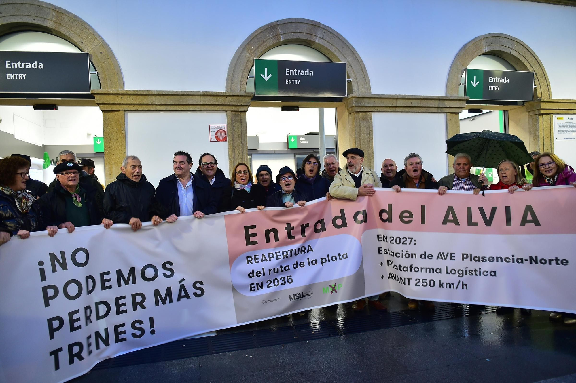 Así ha sido la concentración por el tren en Plasencia