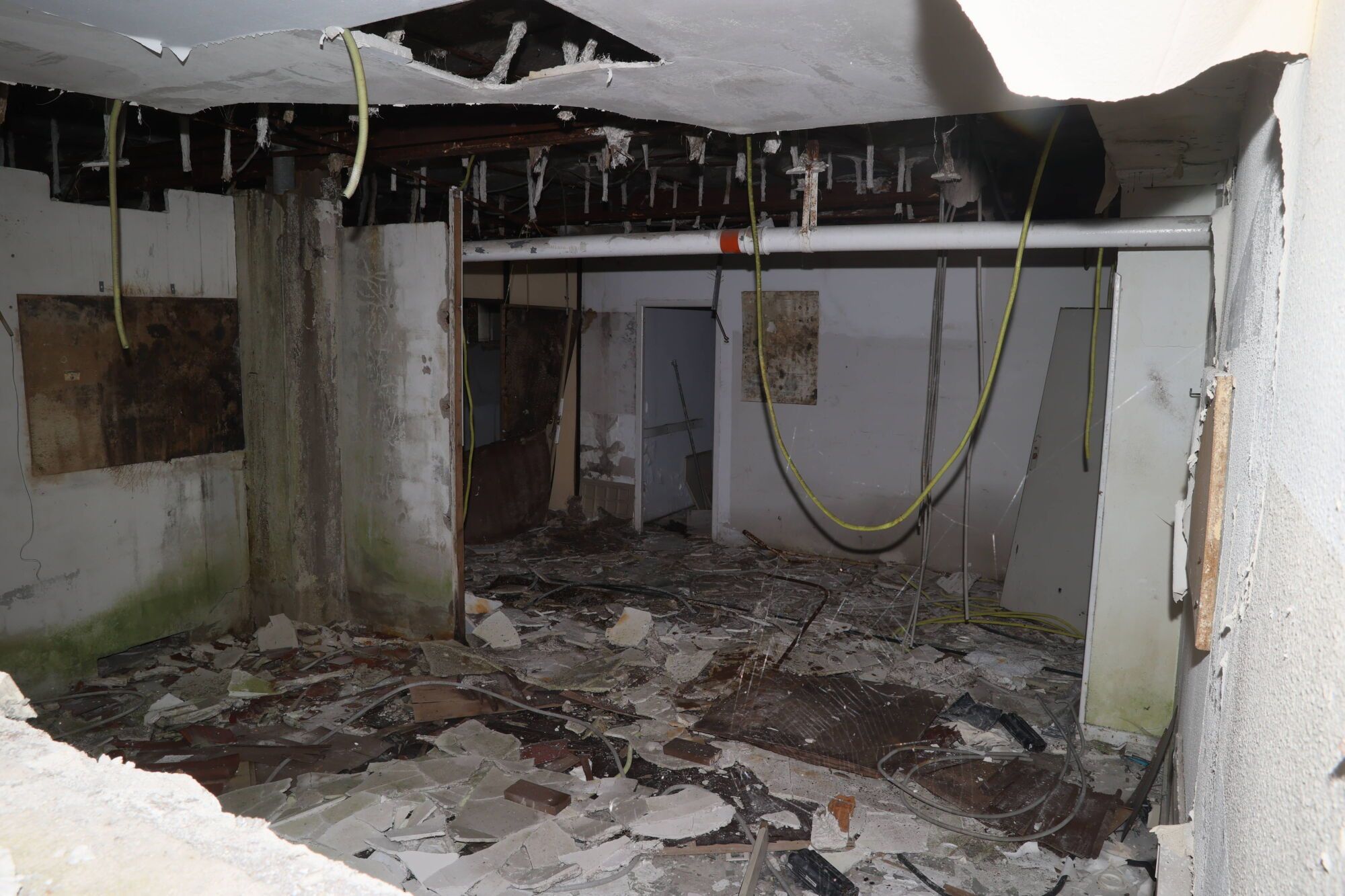 Viejo HUCA. Recorrido por cómo está el viejo hospital.