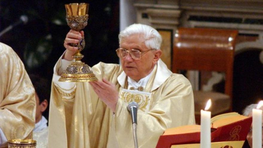 La entronización de Benedicto XVI