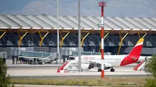 Iberia cancela 444 vuelos en Reyes por la huelga de los trabajadores del 'handling'