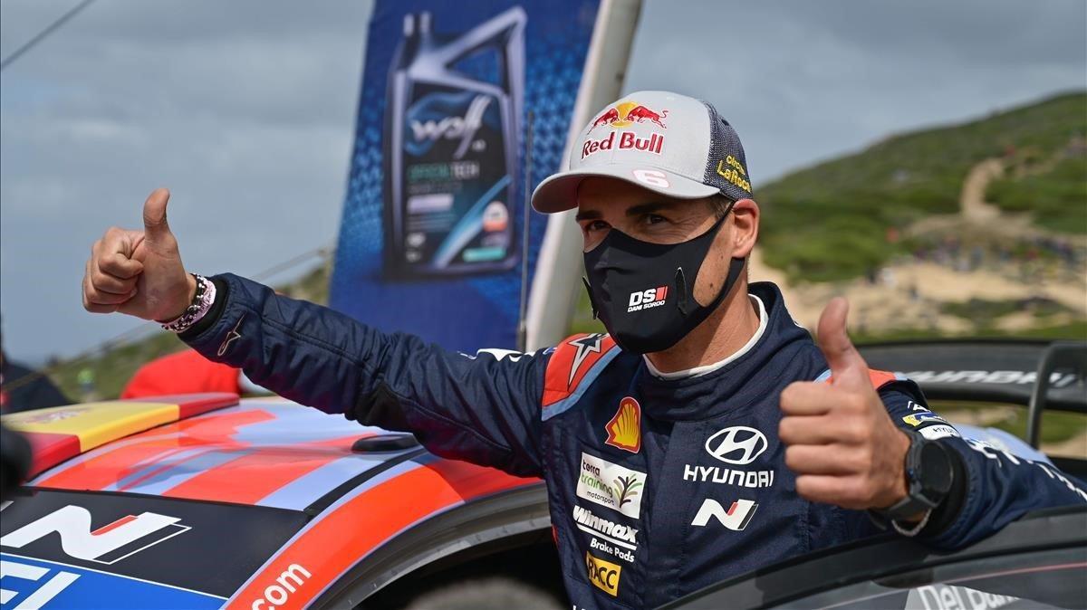 jmexposito55362135 spanish driver dani sordo gestures from his  hyundai i20 cou201011165505