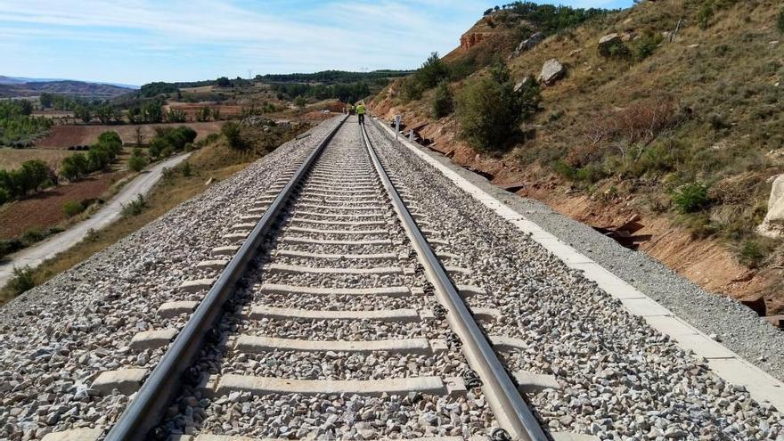 Adif AV licita el suministro de desvíos ferroviarios para las estaciones y dependencias en Cáceres y Badajoz