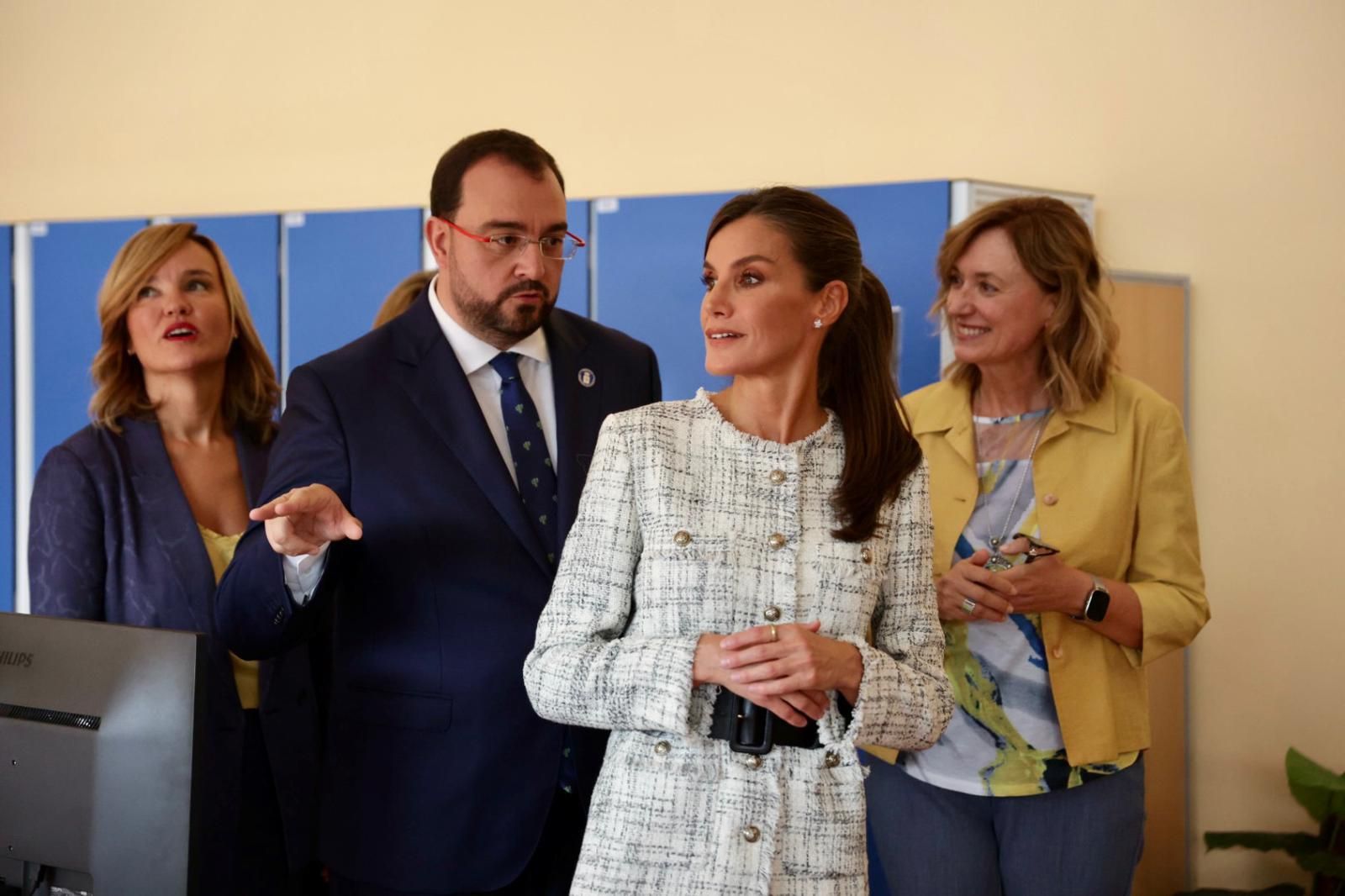 La Reina Letizia inaugura el curso de FP en el Cislan de Langreo