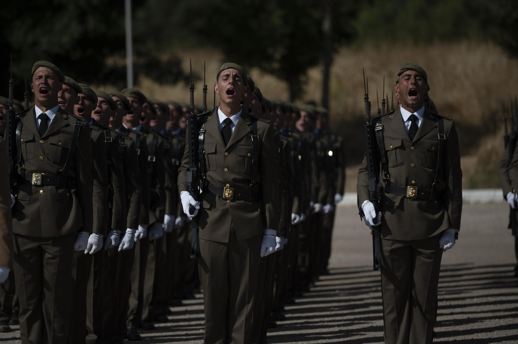 EN IMÁGENES | Multitudinaria jura de bandera en Cáceres con récord de mujeres soldado