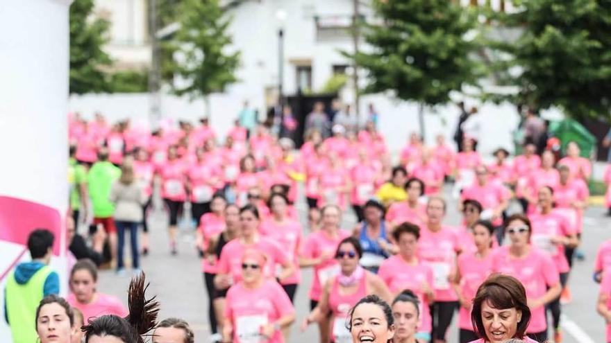 Participantes en la Carrera de la Mujer del pasado año.