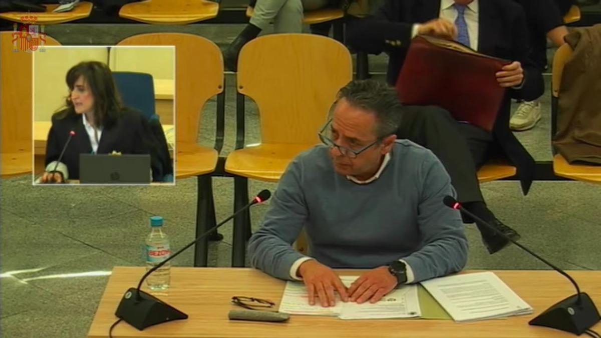 Álvaro Pérez durante su declaración ante el tribunal.