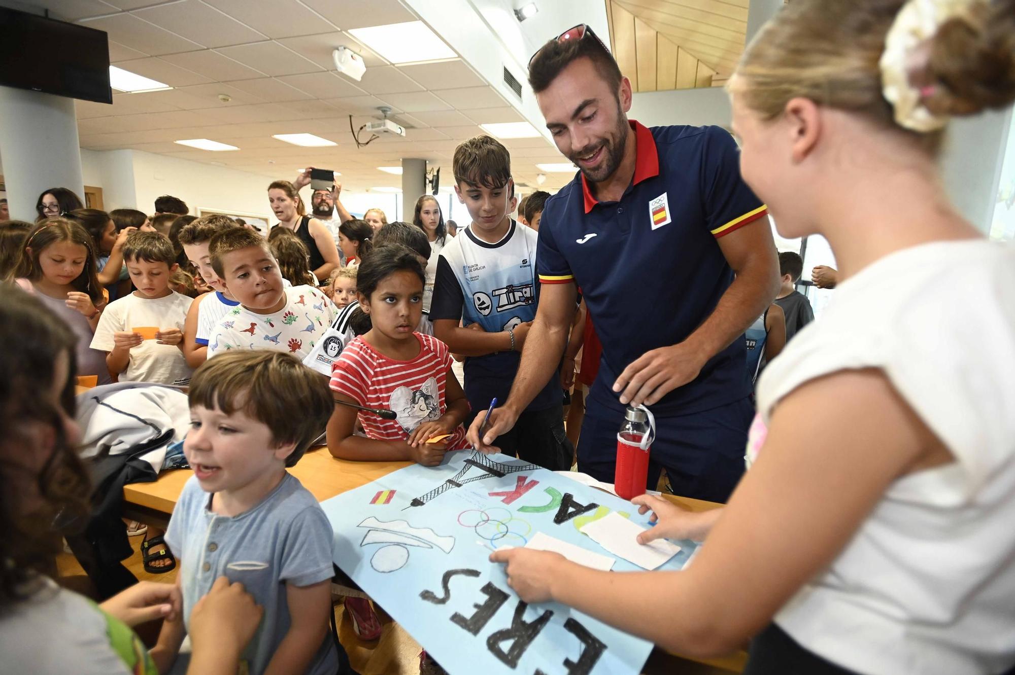 Moaña recibe entre aplausos a su olímpico Rodrigo Conde