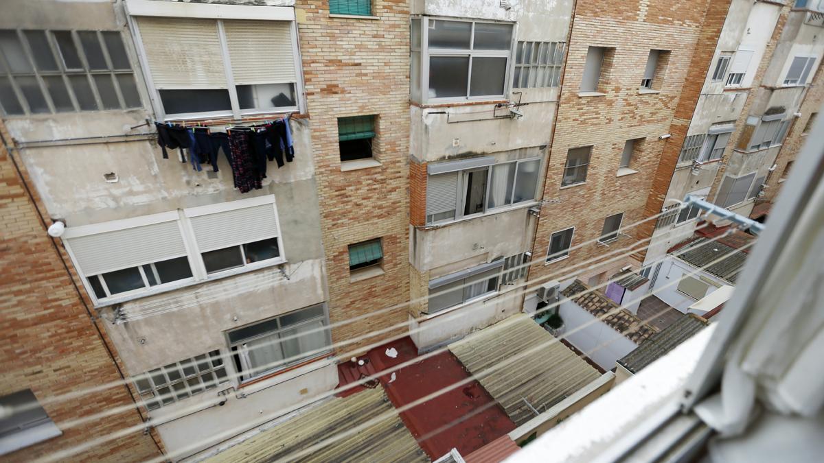Degüella a su pareja y se intenta suicidar tirándose de un quinto piso en Alcoy (Alicante)