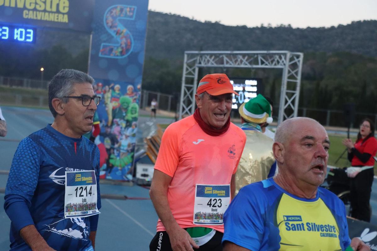 Varios de los corredores tras cruzar la meta