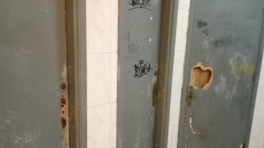 Denuncian el &quot;lamentable&quot; estado de los baños de la Estación de guaguas de San Telmo