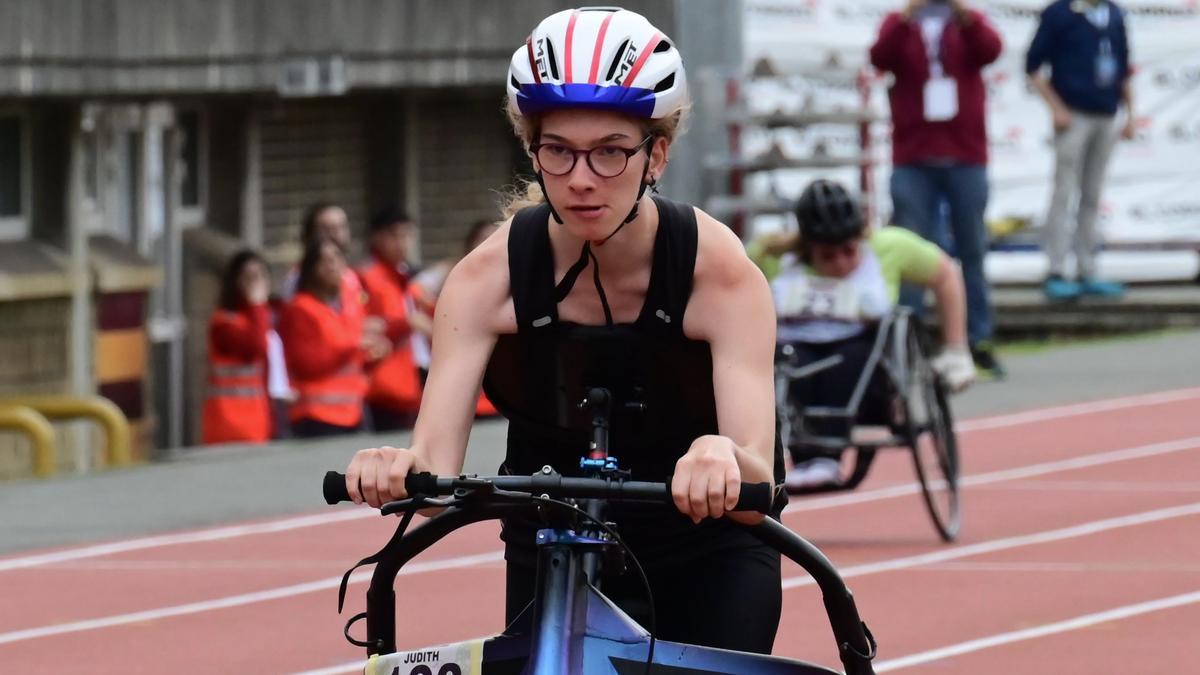 La para-atleta de Xàtiva Judith Tortosa durante la prueba celebrada en Basauri.