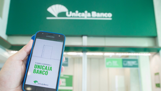 La ciberestafa a clientes de Unicaja vuelve a aumentar por el método del "phishing"