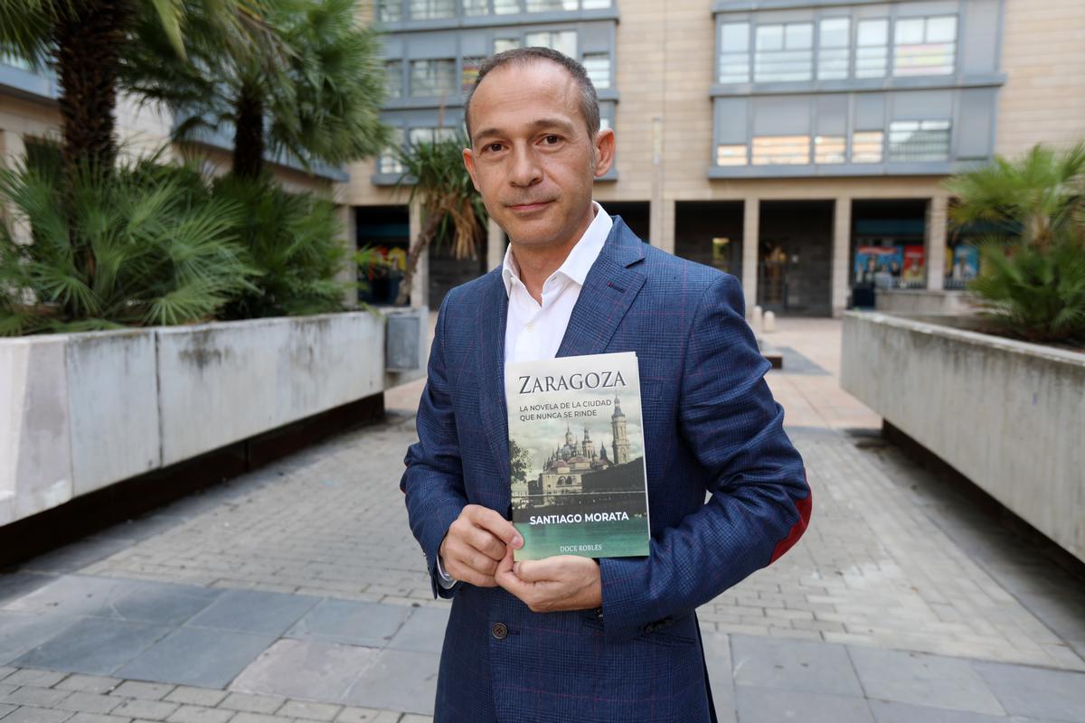 El escritor Santiago Morata publica su proyecto más ambicioso.