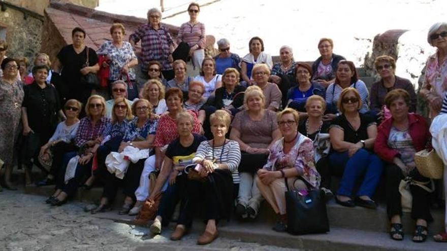 Sesenta socias de las Amas de Casa Tyrius viajan a Albarracín