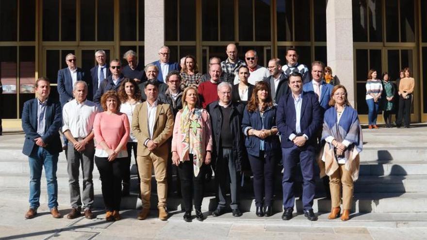 El Ayuntamiento guarda un minuto de silencio en el 15 aniversario del 11-M