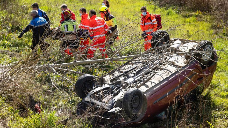 Herido tras volcar con su coche y caer a un regato en Ciudad Rodrigo (Salamanca)