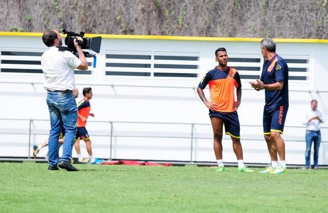 Entrenamienro de la UD Las Palmas previo a la ...