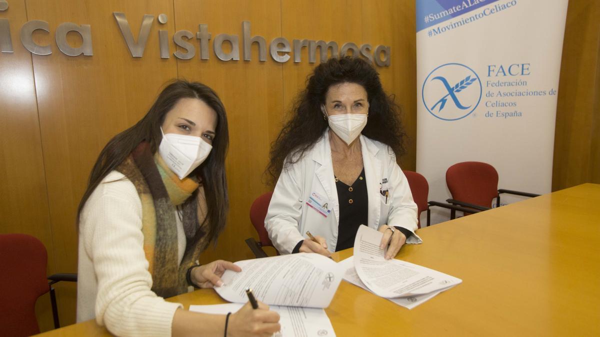 Concepción Giner, directora médica de HLA Vistahermosa, junto Cristina De Abreu Rodrigues, del departamento de Calidad y Seguridad Alimentaria de FACE. / pilar cortés