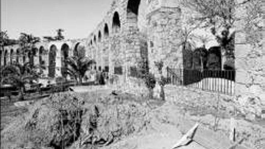 Comienzan a apuntalar los Arcos de San Antón