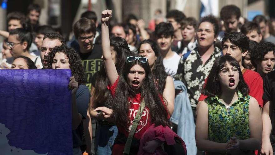 Los estudiantes se manifestaron ayer en Ourense. // Brais Lorenzo