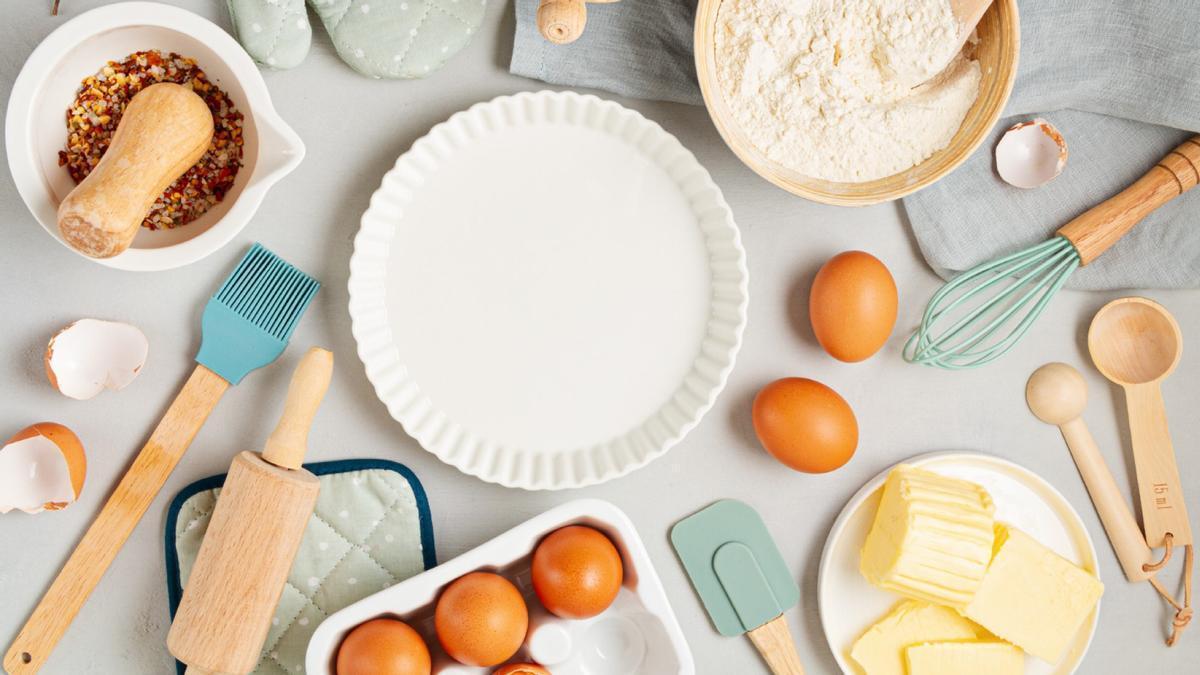 Imagen de ingredientes y utensilios de repostería.
