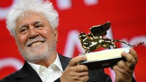 Pedro Almodóvar gana el León de Oro en Venecia