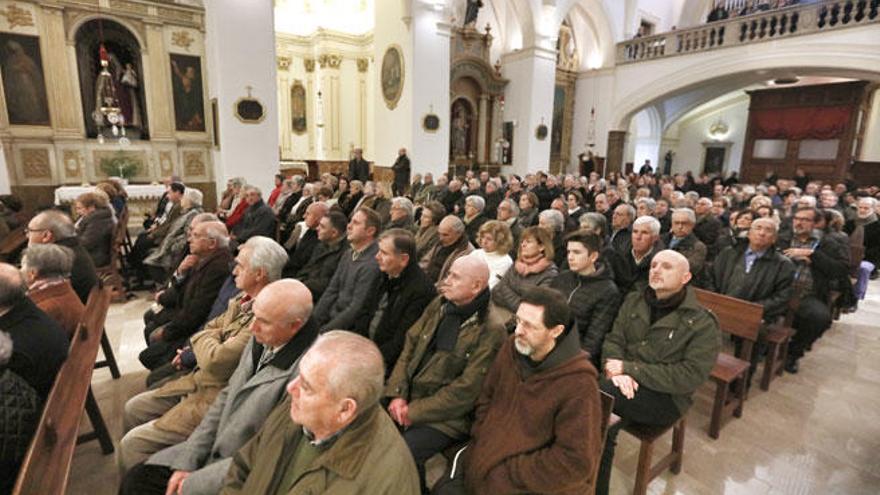 Multitud de personas quisieron dar el último adiós al ermitaño en su funeral en Valldemossa.