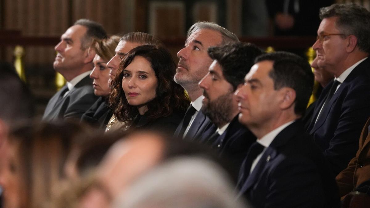 Isabel Díaz Ayuso junto a otros presidentes autonómicos del PP en la misa funeral por los fallecidos de la dana ayer en Valencia.
