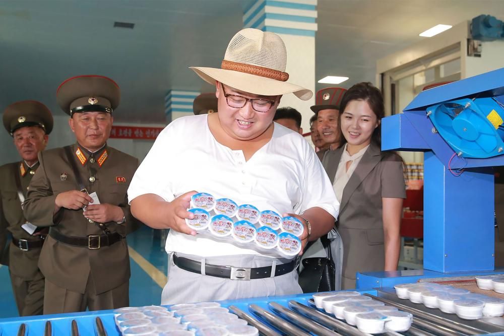El líder de Corea del Norte, Kim Jon Un, se ha dejado ver en sus últimos actos públicos con un nuevo estilo más desenfadado que dejando atrás el ''modelo Mao'' de la estética comunista.