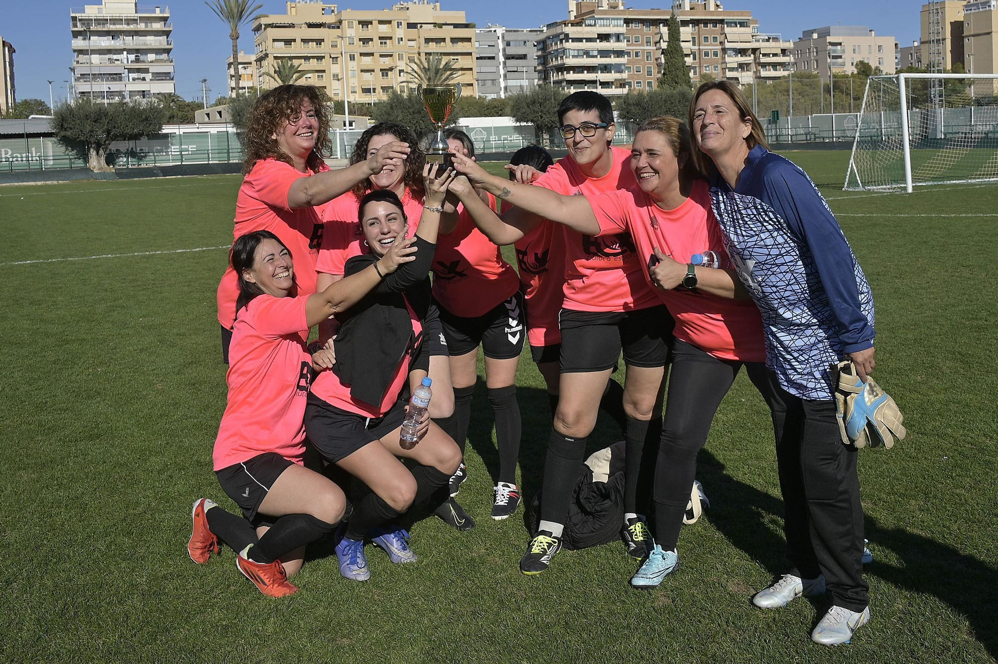 Partido de futbol benefico populares informadores