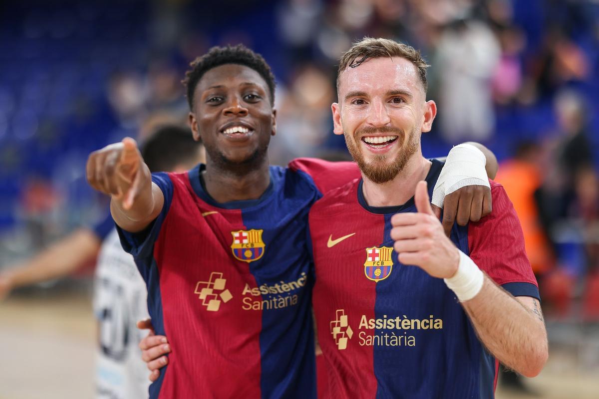 Touré y Sergio González celebran el triunfo ante el Noia