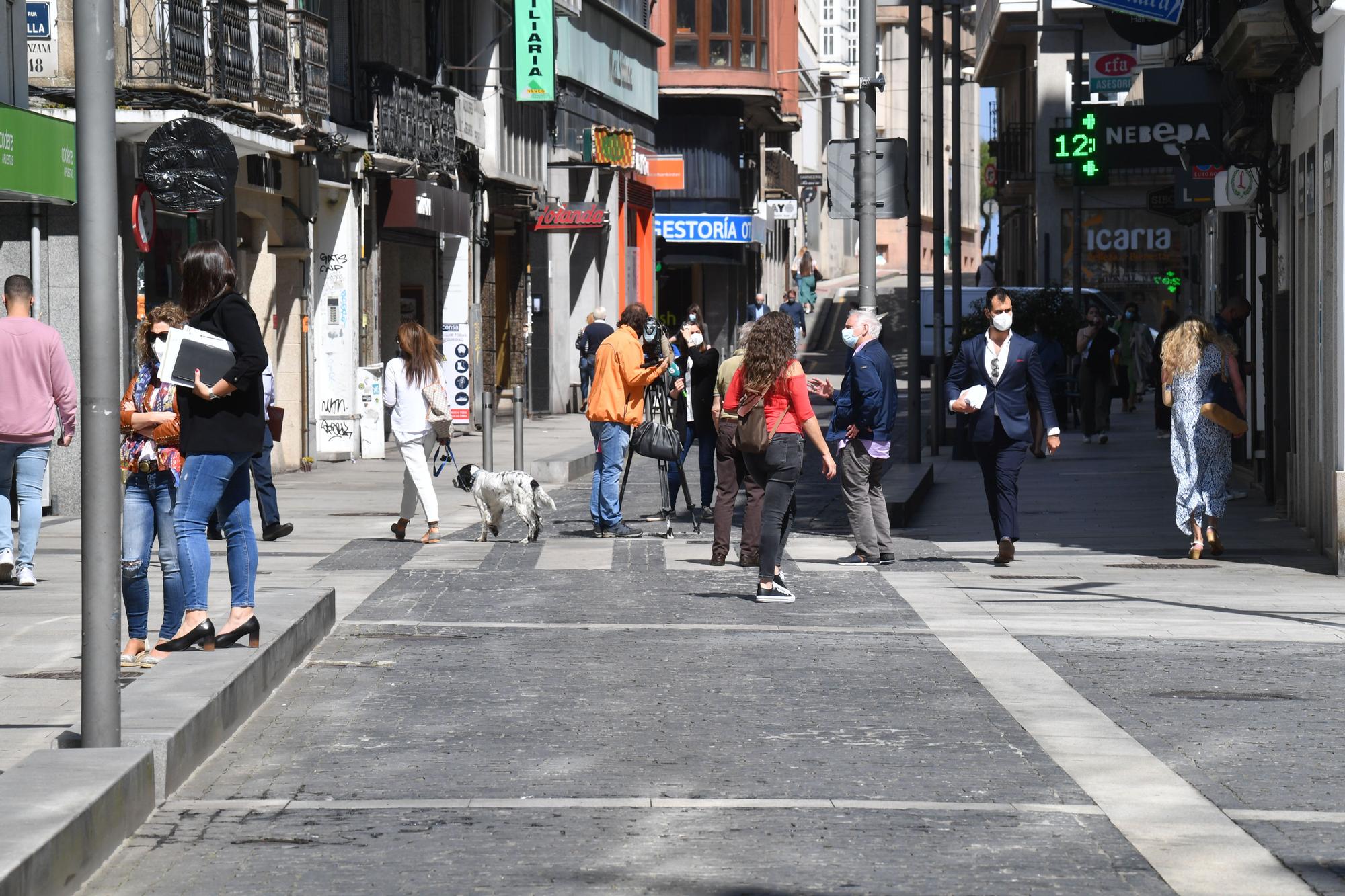 Rúa Nova ya es peatonal y cambia el tráfico en los Cantones