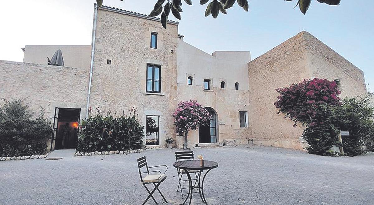 Fachada del hotel, la possessió de Gaieta Gran.