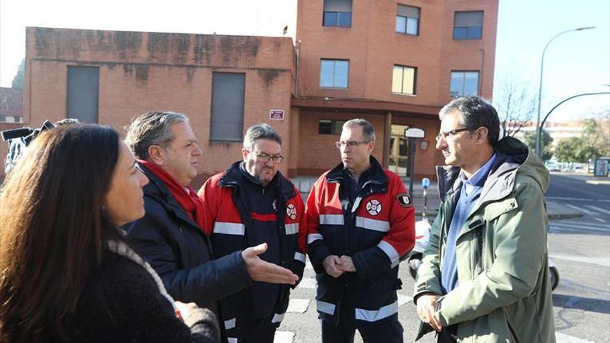 Aumente da la razón a los bomberos, pero descarta dejar un solo parque