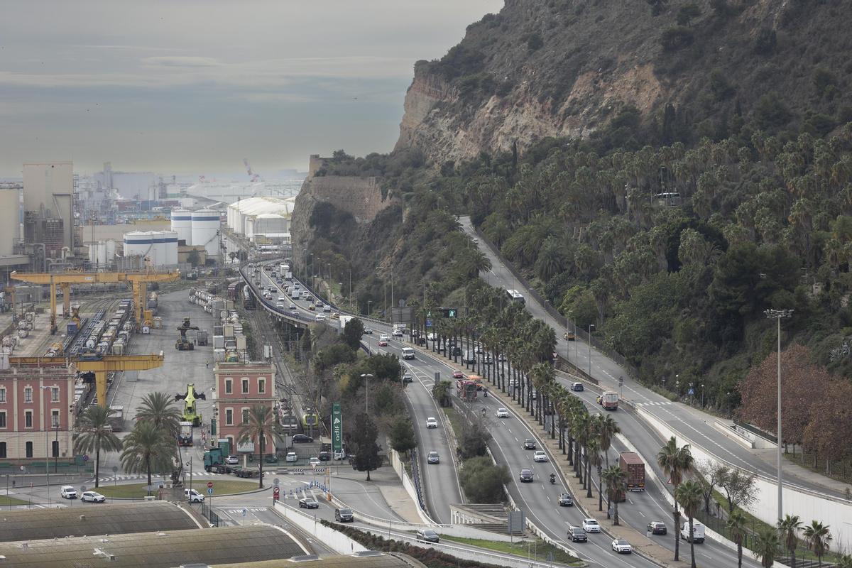 Montaña, Ronda Litoral y puerto. El Morrot deja un margen muy pequeño para la vida ciudadana