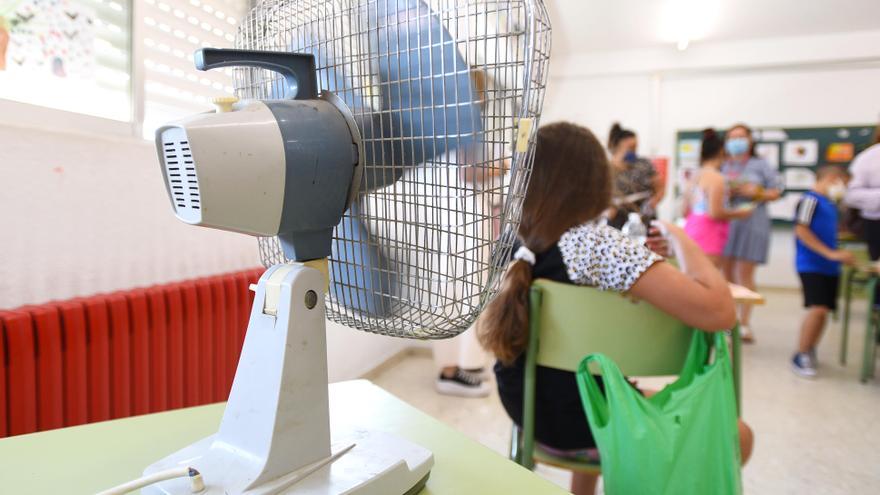 Niñ@s del Sur critica que el Ayuntamiento sólo ofrezca 10 o 12 carpas para dar sombras en los colegios de Córdoba