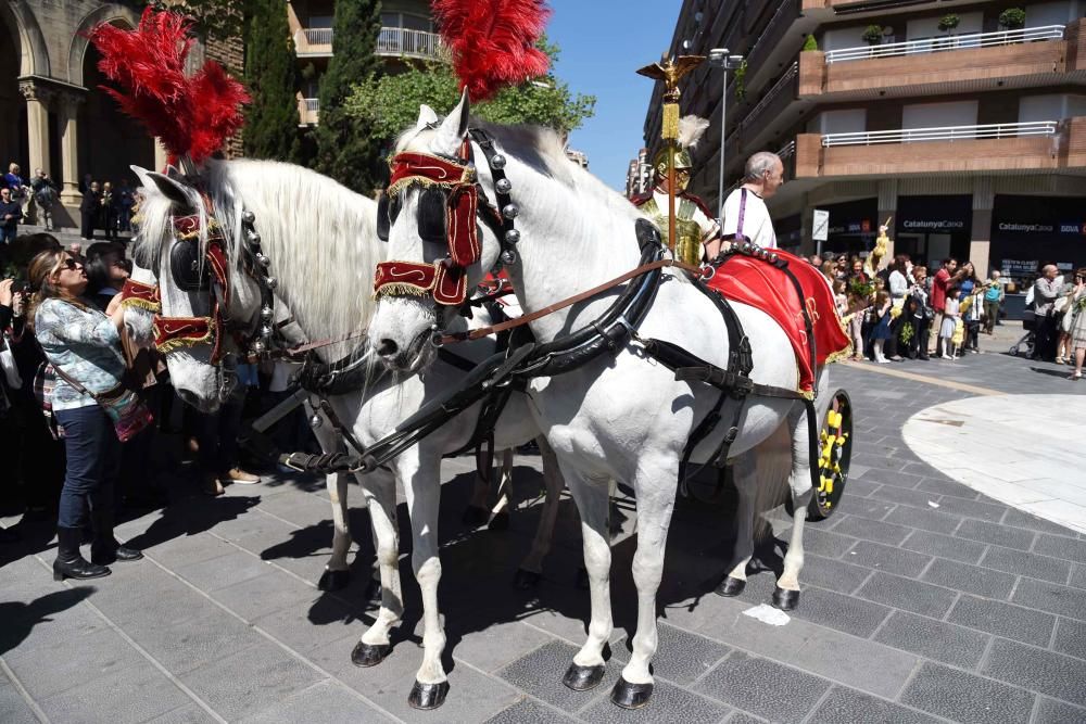 Benedicció de Rams davant l'església de Crist Rei de Manresa i desfilada dels Armats