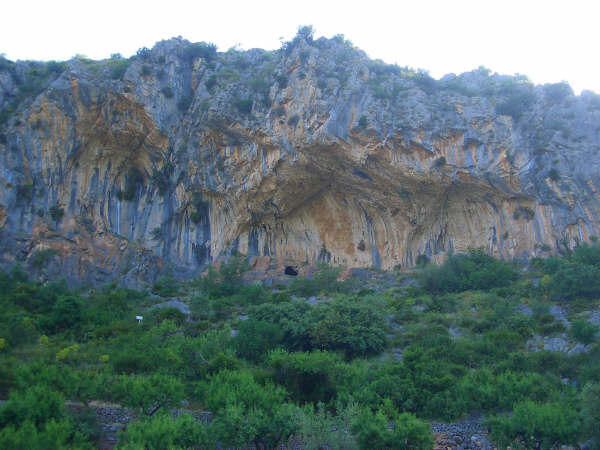 El yacimiento arqueológico de Castell de Castells alberga una de las expresiones más importantes del Neolítico en la Península Ibérica reconocida por la UNESCO.