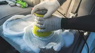 Cómo limpiar la tapicería del coche y que dure más tiempo impecable